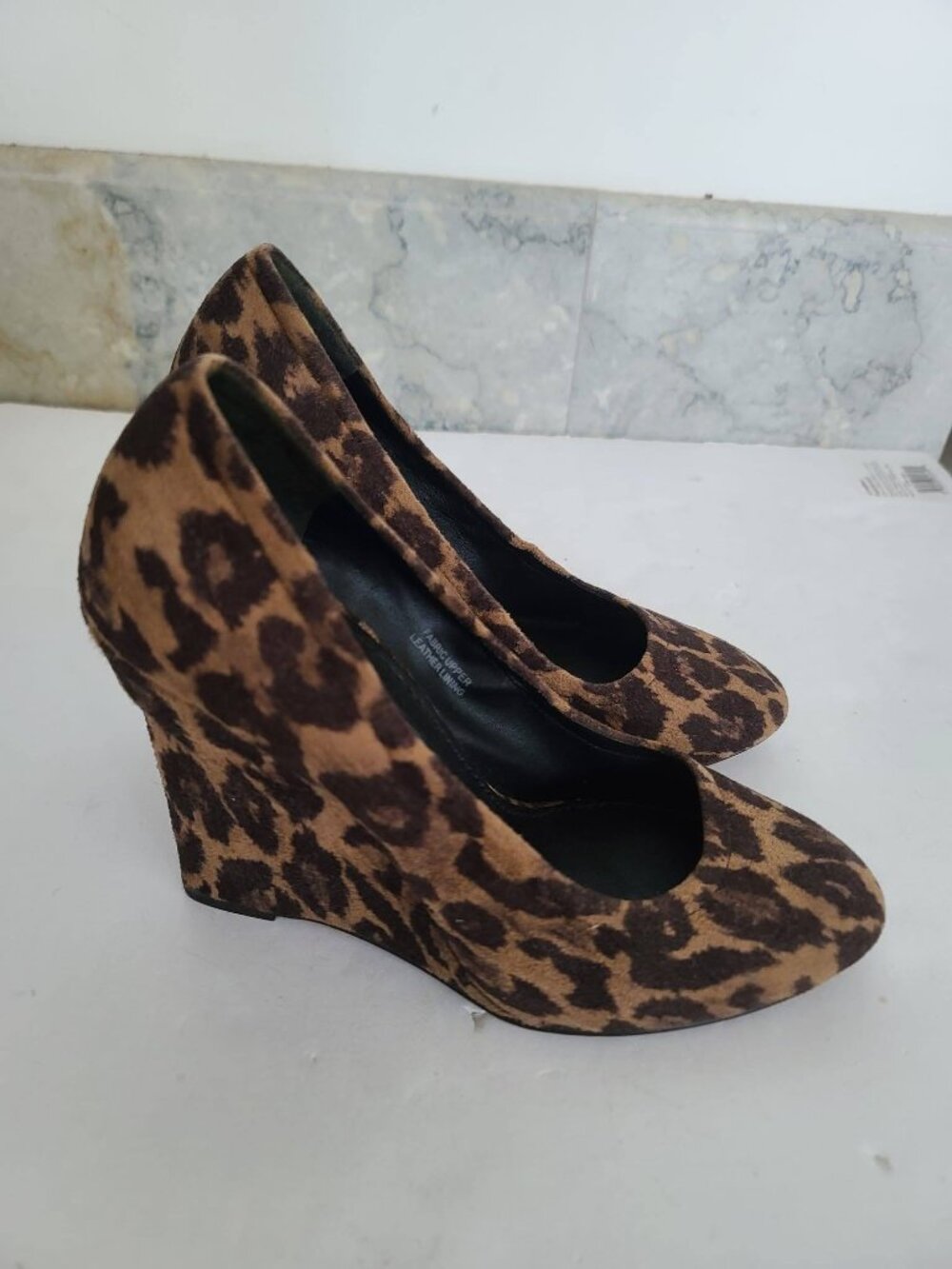 Vera Wang Lavender Leopard Cheetah Print Suede Wedge Pumps Heels Size 7